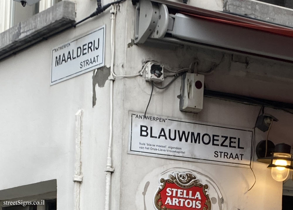 Antwerp - the intersection of Maalderij and Blauwmoezel streets