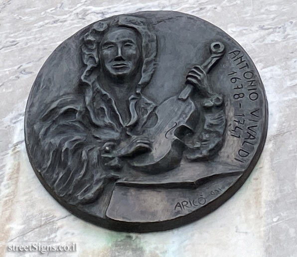 Vienna - A sculpture dedicated to the composer Antonio Vivaldi