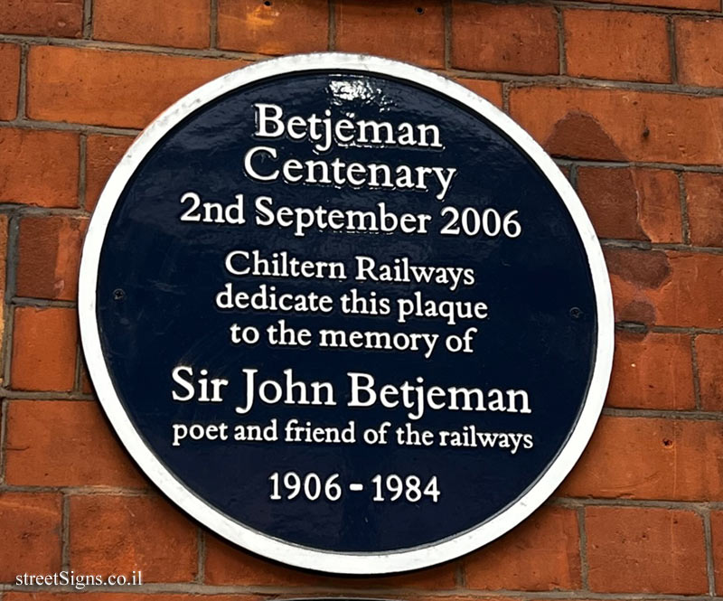 London - A memorial plaque to the poet John Betjeman at Marylebone Railway Station
