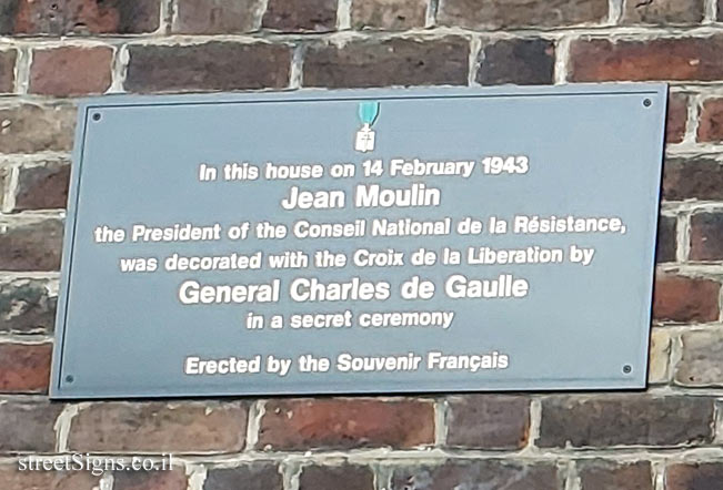 London - Hampstead - Commemorative plaque  where Jean Moulin received the Order of Liberation
