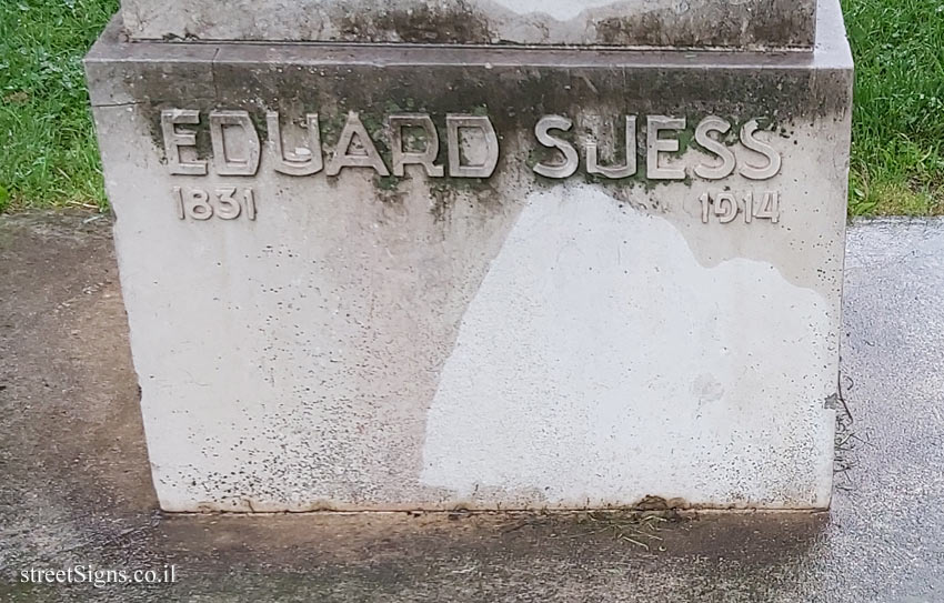 Vienna - Monument to Eduard Seuss