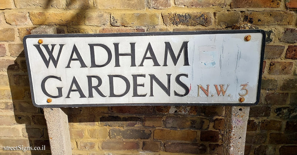London - Wadham Gardens