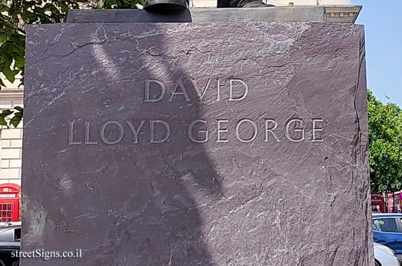 London - David Lloyd George statue
