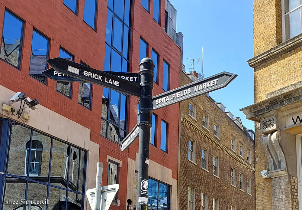 London - Spitalfields - Directional signs to sites in the area