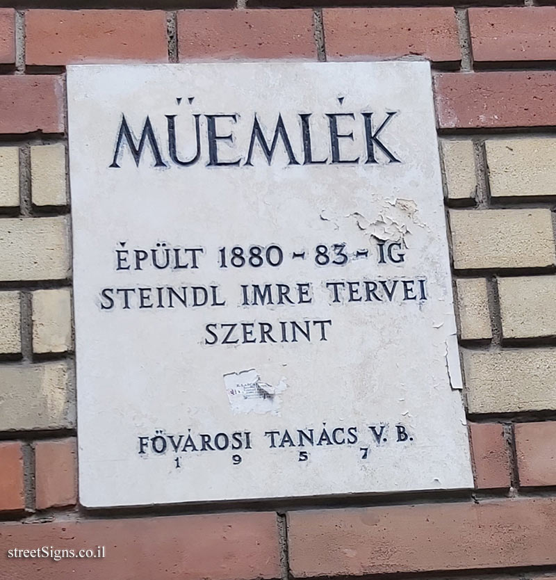 Budapest - Memorial plaque for a building built by Imre Steindl