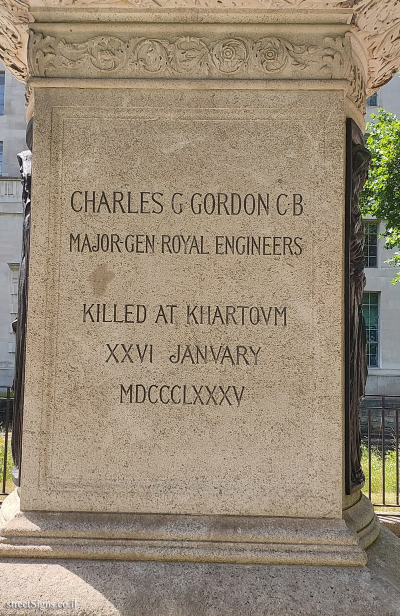 London - Statue commemorating Charles George Gordon
