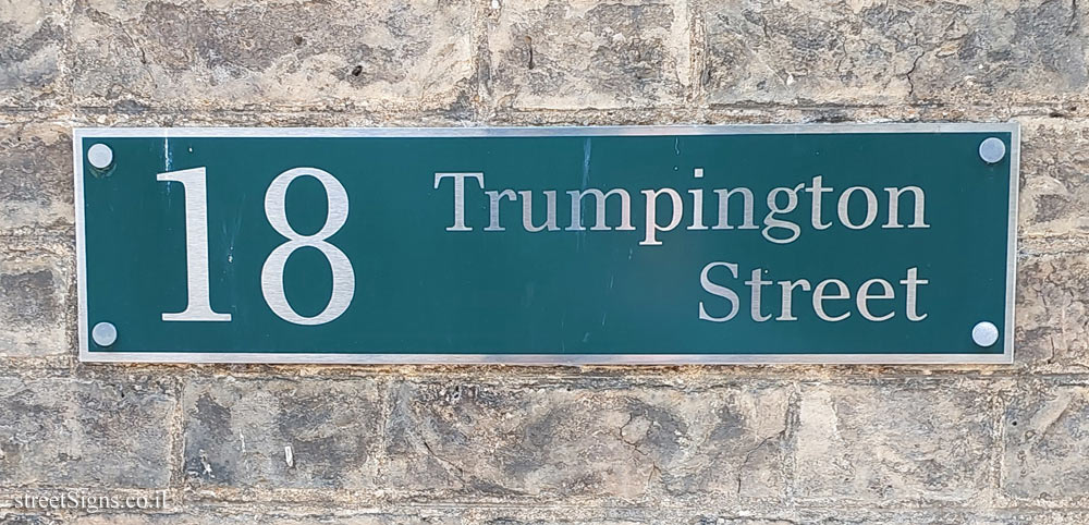 Cambridge - 18 Trumpington Street