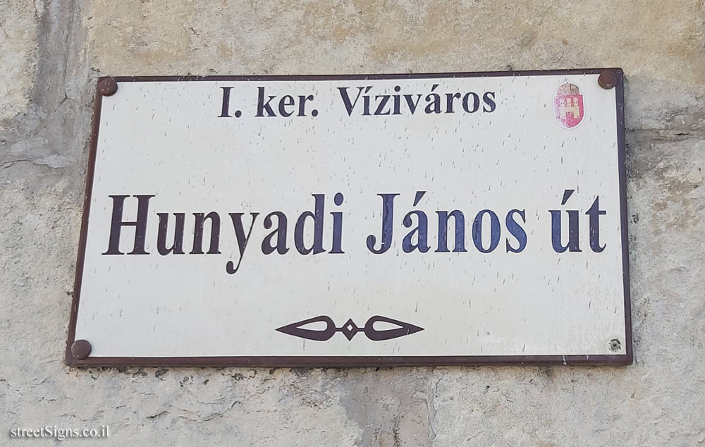Budapest - Hunyadi János Street