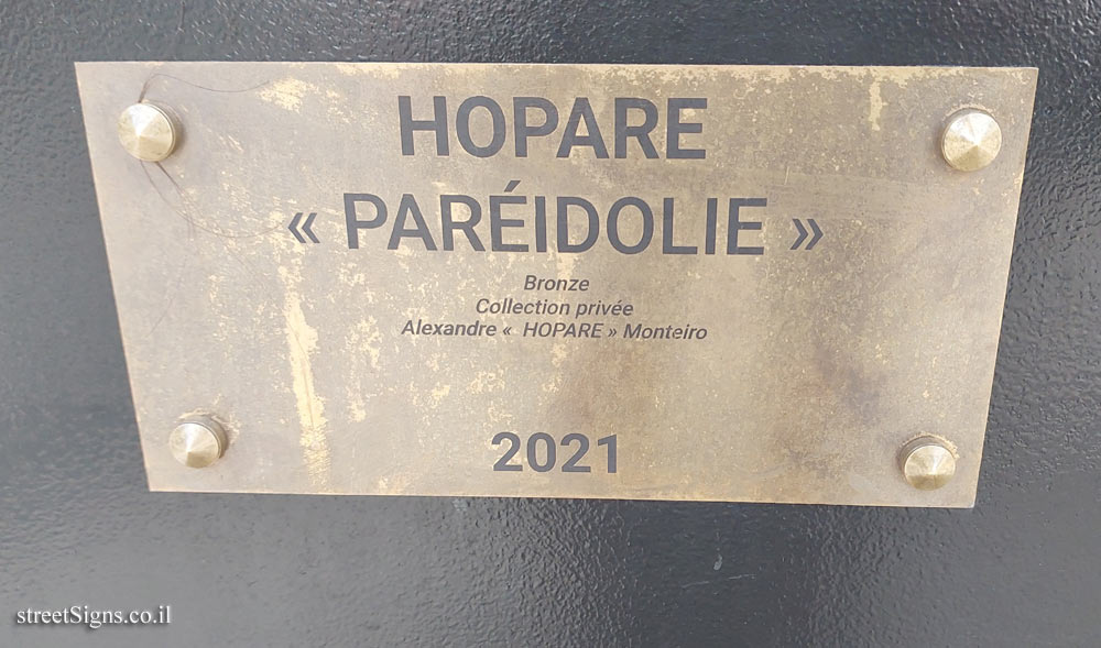 Lisbon - "Pareidolia" outdoor sculpture by Hopare
