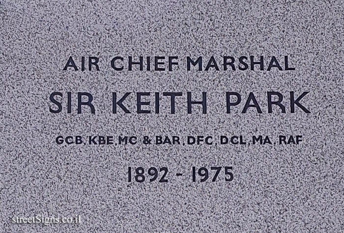 London - Statue commemorating pilot Keith Park