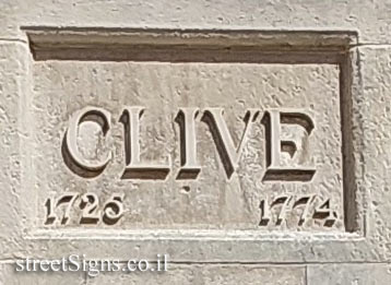 London - Statue commemorating military man Robert Clive