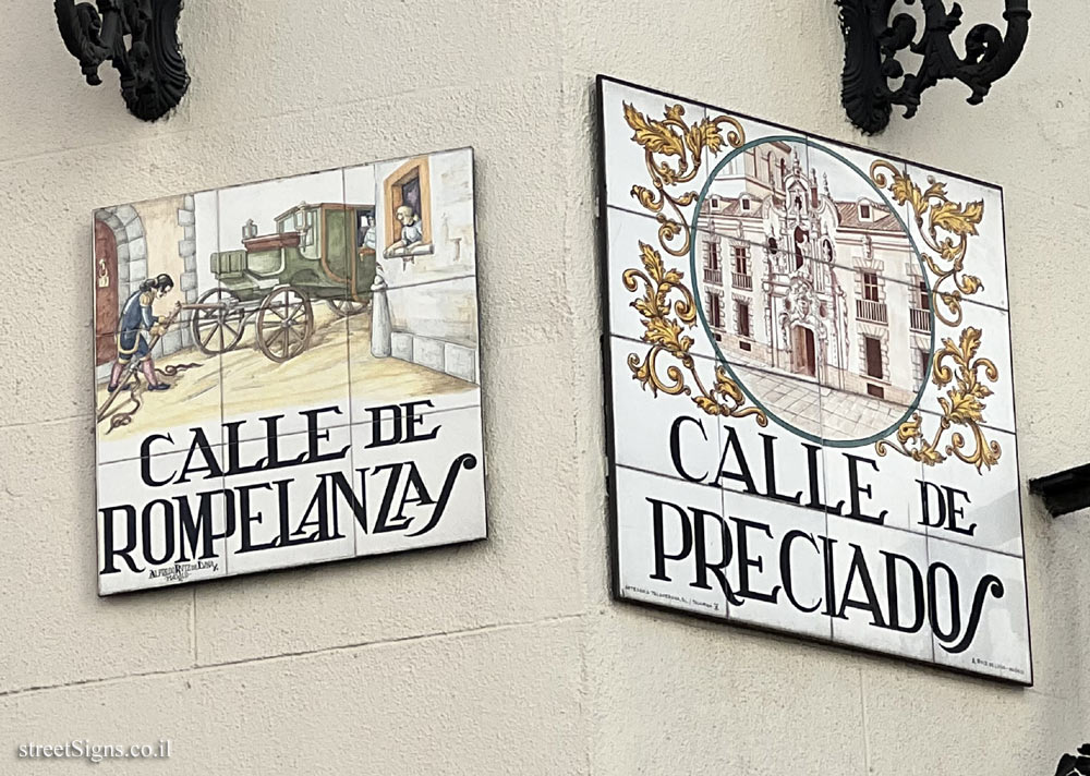 Madrid - the intersection of Rompelanzas and Preciados streets