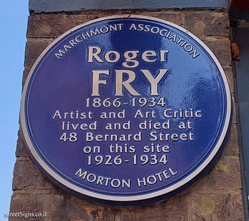 London - commemorative plaque at the place where the painter Roger Fry lived and died