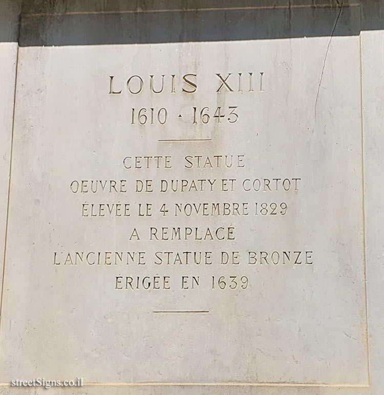Paris - Place des Vosges - The statue of King Louis XIII