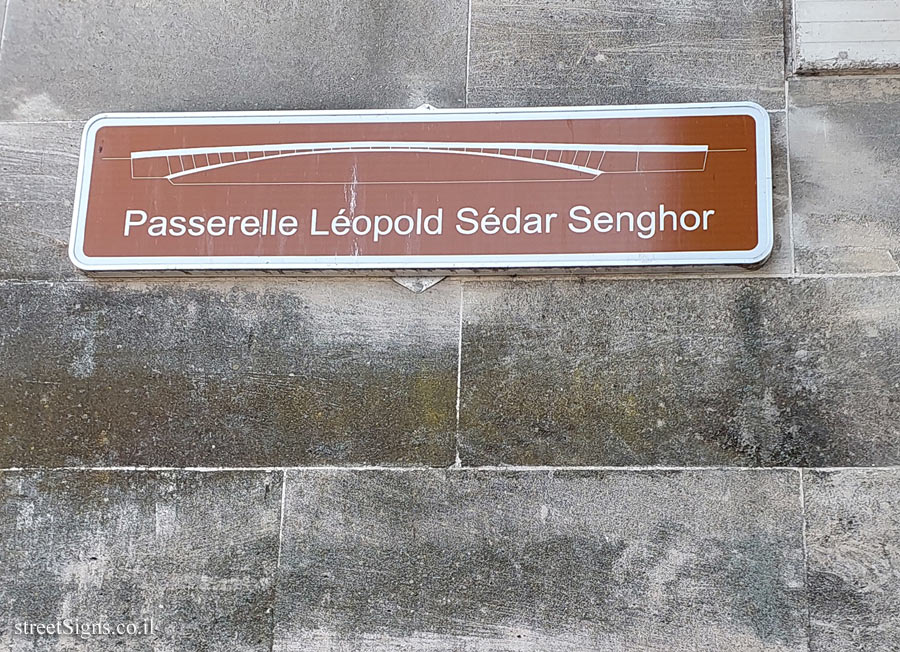 Paris - Léopold-Sédar-Senghor Bridge