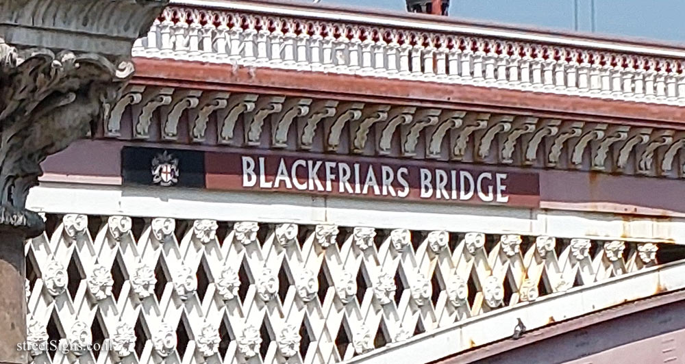 London - Blackfriars Bridge