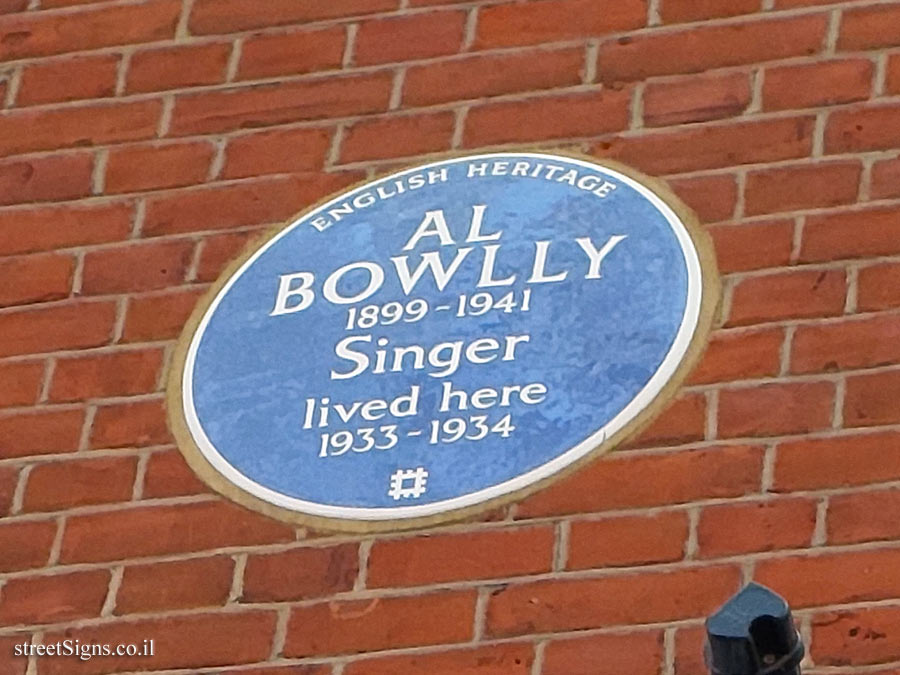London - commemorative plaque at the place where the singer Al Bowlly lived