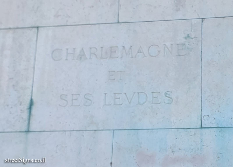 Paris - a commemorative statue of Charlemagne and his guards