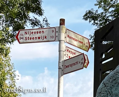 Giethoorn - direction sign for places in the area