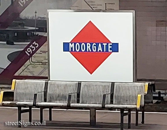 London - Moorgate  Subway Station - Interior of the station