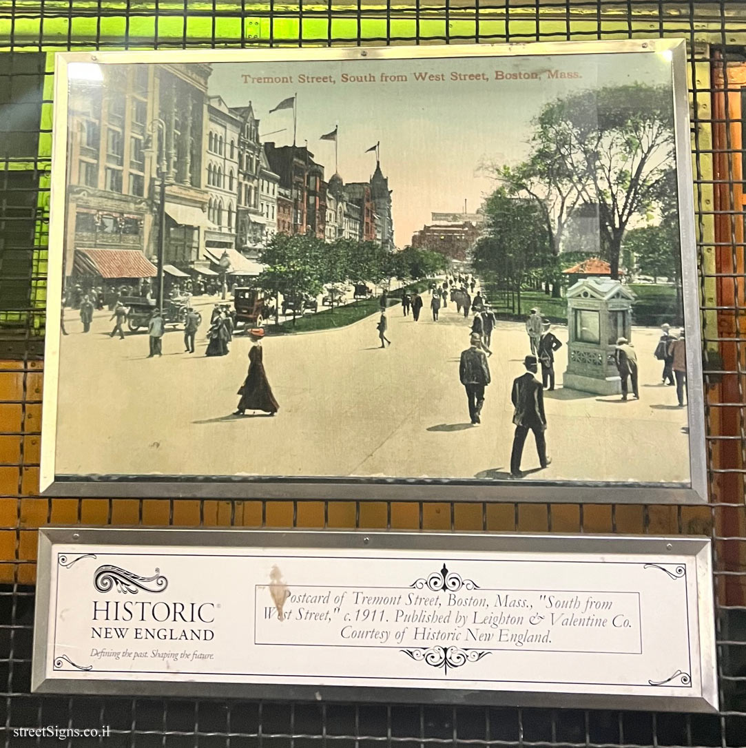 Boston - Historic photos at the subway stations (2)