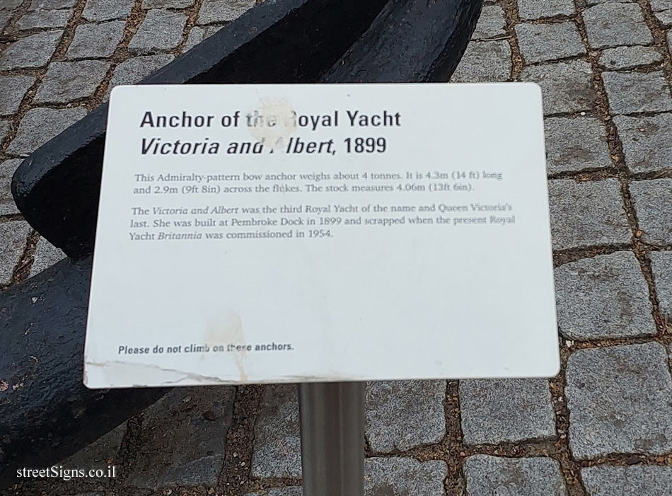 London - Greenwich - the anchor of the Royal Yacht Victoria and Albert from 1899