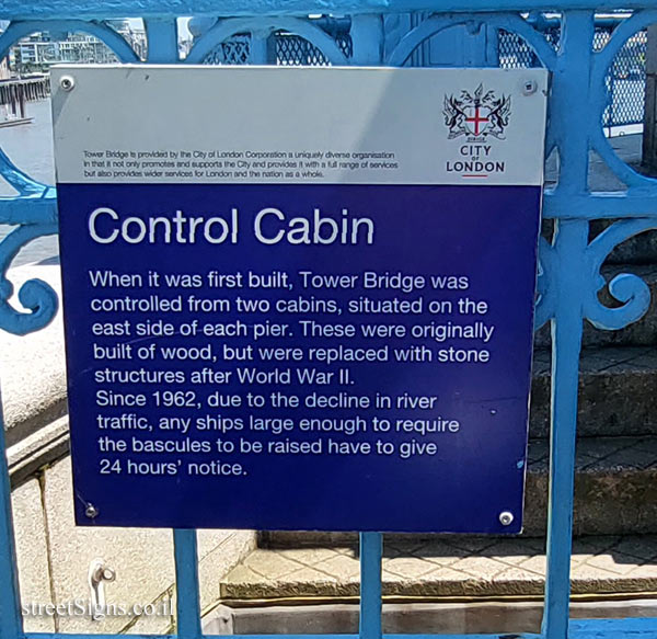 London - Tower Bridge - Control Cabin