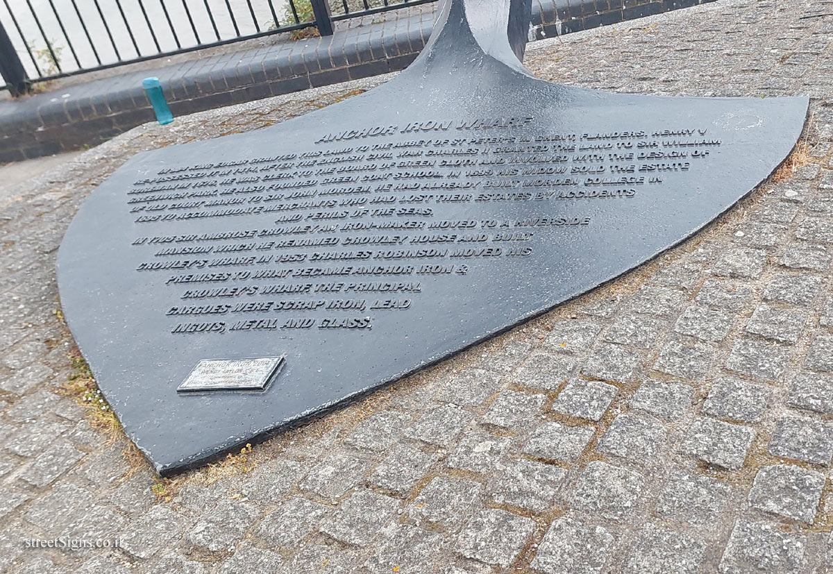 London - Greenwich - "Anchor Iron" outdoor sculpture by Wendy Taylor