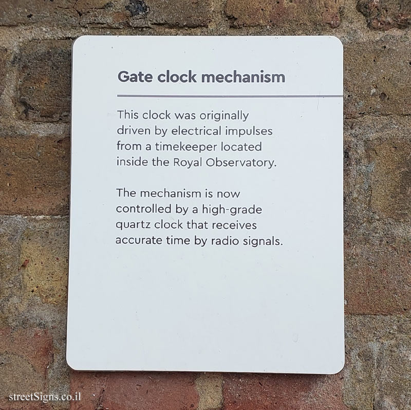 London - Greenwich - Gate clock mechanism