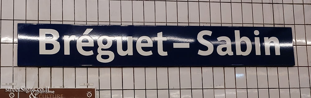 Paris - Bréguet-Sabin metro station - interior of the station