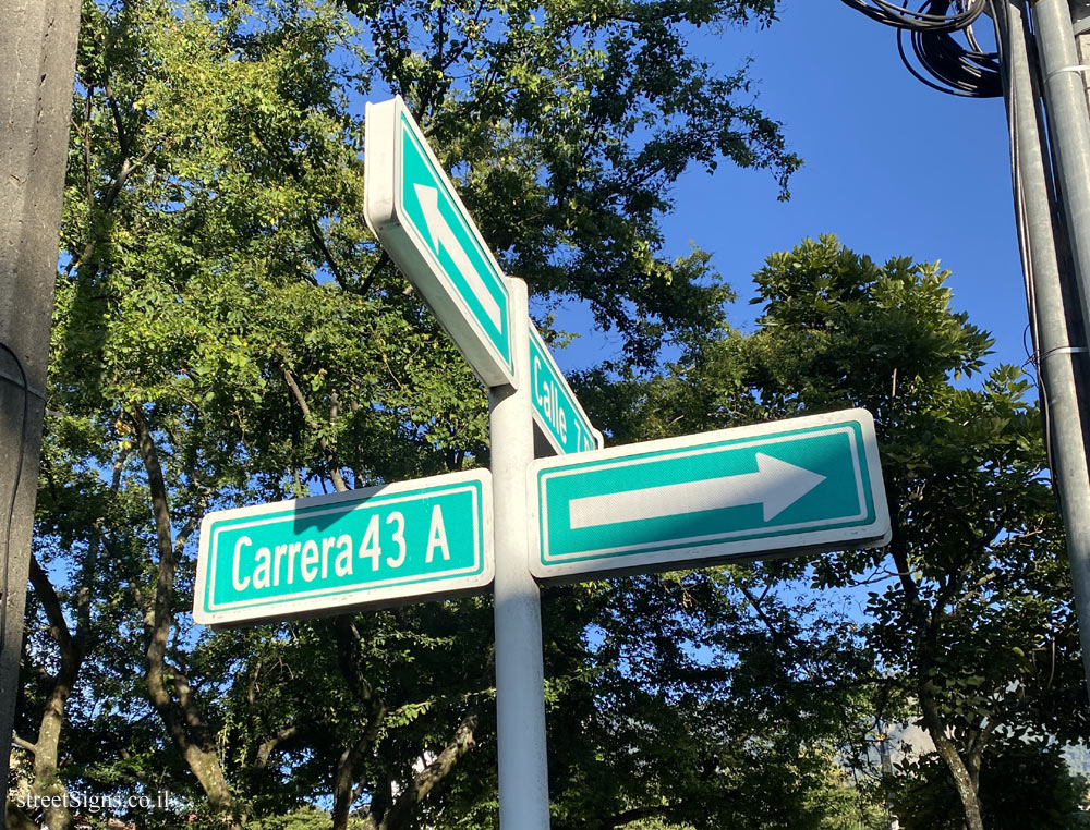 Medellín - The intersection of the streets Carrera 43A and Calle 7D