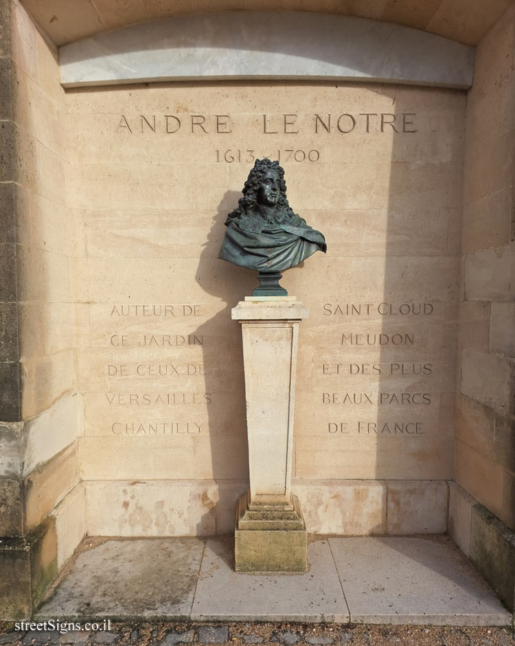 Paris-A commemorative statue of the landscape architect André Le Nôtre in the Tuileries Gardens