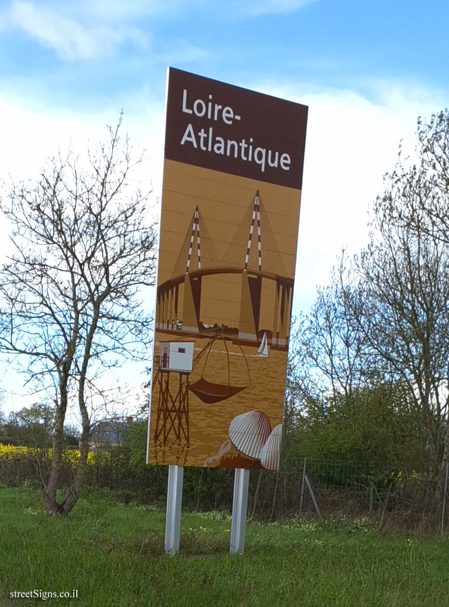 Loire-Atlantique - sign indicating the beginning of the district’s jurisdiction