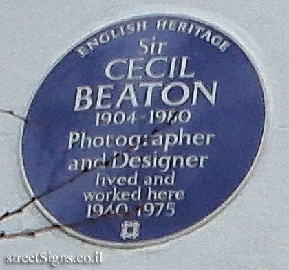 London - Commemorative plaque in the house where the photographer Cecil Beaton lived