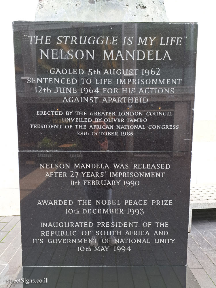 London - Bust of Nelson Mandela