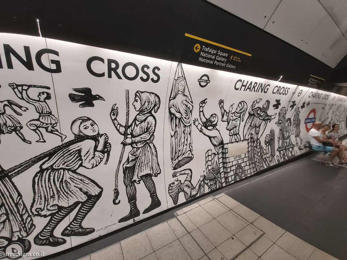 London - Charing Cross Subway Station - Interior of the station