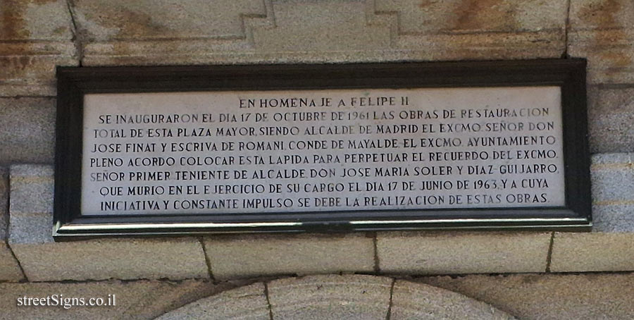 Madrid - Memorial plaque for the person responsible for the restoration of Plaza Mayor
