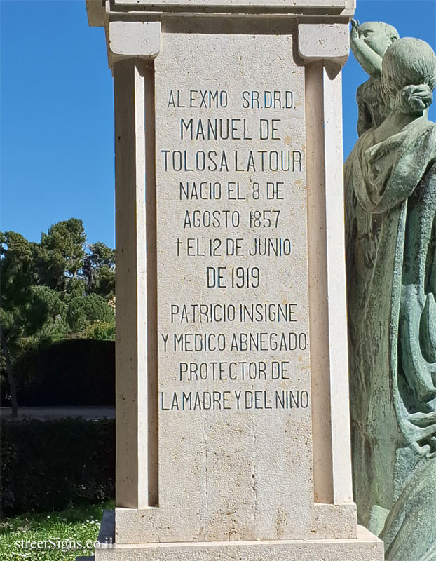Madrid - Buen Retiro Park - Memorial statue to the pediatrician Manuel Tolosa Latour 
