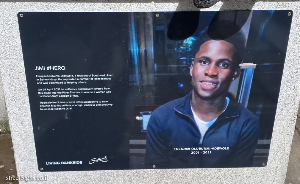 London - Memorial for Jimmy who perished trying to save a drowning woman from London Bridge